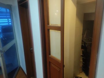 SE VENDE EXCELENTE CASA EN MODELIA , 5ALCOBAS FRENTE A PARQUE