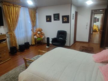 SE VENDE EXCELENTE CASA EN MODELIA , 5ALCOBAS FRENTE A PARQUE