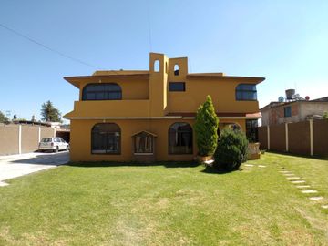 🏡 Venta de Casa con amplísimo jardín 🌱 en San Gaspar Tlahuelilpan, Metepec 🏡 *** gran oportunidad ***