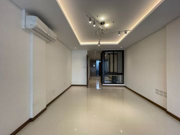 Stately Brand New House & Lot Don Antonio Heights Q.C. Philhomes - Kenneth Matias