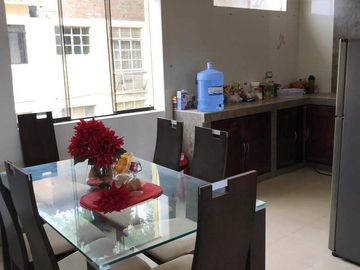 VENDO DEPARTAMENTO DUPLEX AL COSTADO  DE LA URB. 4 DE ENERO - PIURA