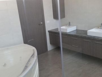 VENTA DEPARTAMENTO POR ESTRENAR DE LUJO SECTOR BELLAVISTA