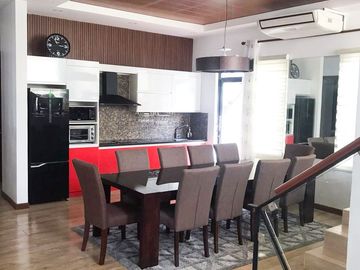 5BR House in Tagaytay Southridge Estate for Sale