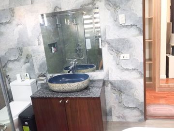 5BR House in Tagaytay Southridge Estate for Sale