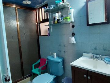 CASA AMPLIA SOBRE AV. DALIAS DE 4 RECAMARAS