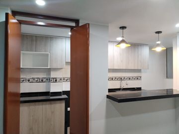 Moderno Departamento con Balcon, Frente a Parque, 3 Habitaciones