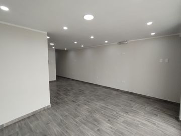 Moderno Departamento con Balcon, Frente a Parque, 3 Habitaciones