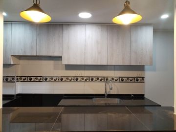 Moderno Departamento con Balcon, Frente a Parque, 3 Habitaciones