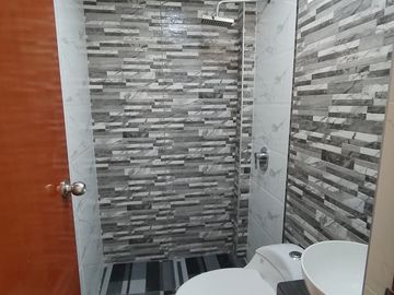 Moderno Departamento con Balcon, Frente a Parque, 3 Habitaciones