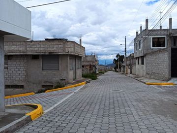 VENTA CASA CALDERON-EN CONSTRUCCIÓN