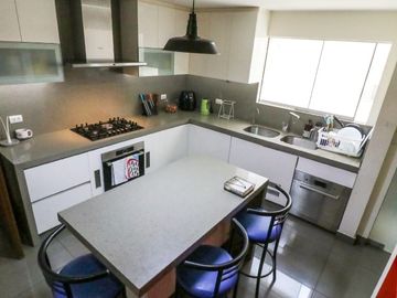 se vende duplex 300m2 san Borja