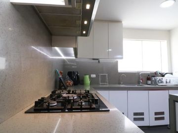 se vende duplex 300m2 san Borja