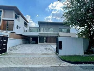 For Sale 5 bedrooms Noble Residence