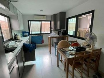 For Sale 5 bedrooms Noble Residence