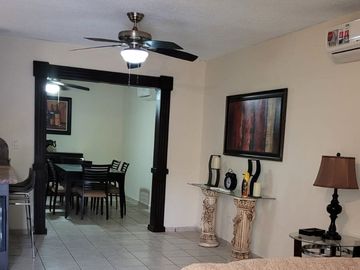 Casa en venta en Villa Bonita.