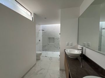 CASA EN VENTA FRACC LOMALTA, TRES MARÍAS CASA CLUB, GIMNASIO, ETC ZONA DE HOSPITALES