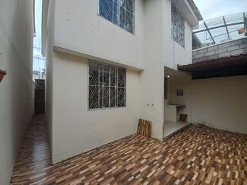 Casa en venta Cdla. Mucho Lote etapa Victoria del Rio