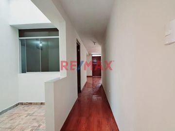 ¡Exclusivo departamento en venta el Los Olivos! ¡Vista exterior!