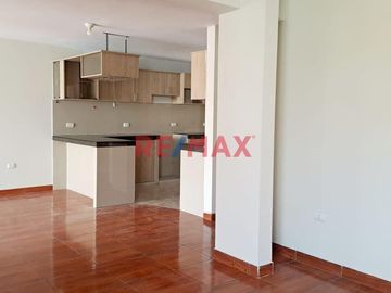 ¡Exclusivo departamento en venta el Los Olivos! ¡Vista exterior!
