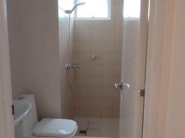 2bedroom condo in manila peninsula agdren near sm manila santa ana manila