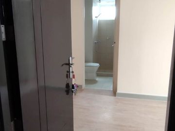 2bedroom condo in manila peninsula agdren near sm manila santa ana manila