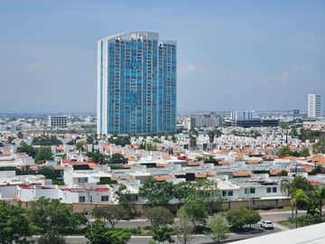 VENTA DEPARTAMENTO  PENTHOUSE EN TORRE PREMIER SANTA FE JURIQUILLA VISTA ESPECTACULAR