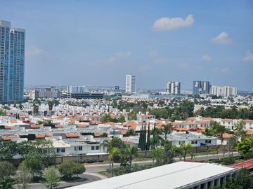 VENTA DEPARTAMENTO  PENTHOUSE EN TORRE PREMIER SANTA FE JURIQUILLA VISTA ESPECTACULAR