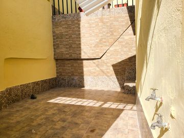 Casa en Venta Obrero Independiente Loma de Puengasí