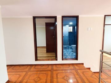 Casa en Venta Obrero Independiente Loma de Puengasí