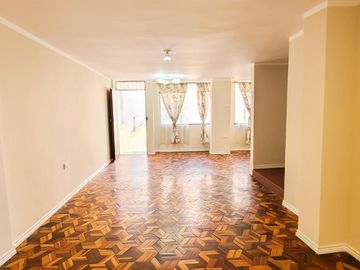 Casa en Venta Obrero Independiente Loma de Puengasí