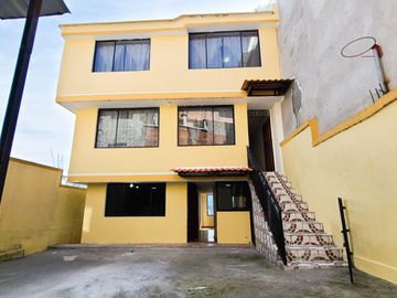 Casa en Venta Obrero Independiente Loma de Puengasí