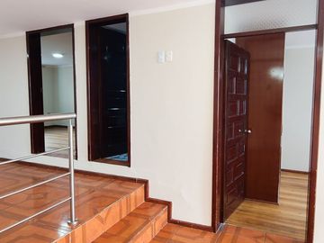 Casa en Venta Obrero Independiente Loma de Puengasí