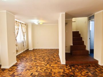 Casa en Venta Obrero Independiente Loma de Puengasí