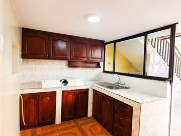 Casa en Venta Obrero Independiente Loma de Puengasí