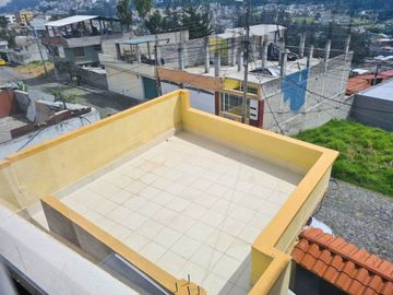 Casa en Venta Obrero Independiente Loma de Puengasí