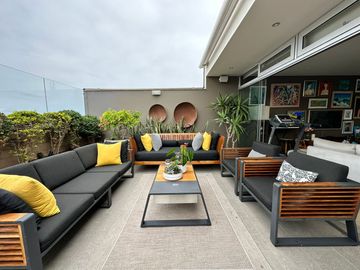 EN VENTA LUJOSO PENT HOUSE CON PISCINA Y LINDA TERRAZA. A MEDIA CUADRA DE LA CLÍNICA ANGLO AMERICANA MIRAFLORES.