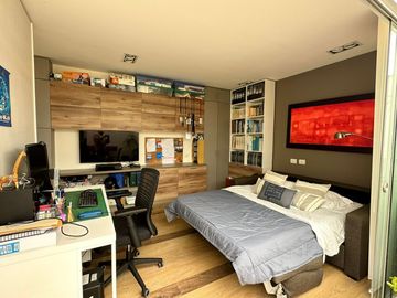 EN VENTA LUJOSO PENT HOUSE CON PISCINA Y LINDA TERRAZA. A MEDIA CUADRA DE LA CLÍNICA ANGLO AMERICANA MIRAFLORES.