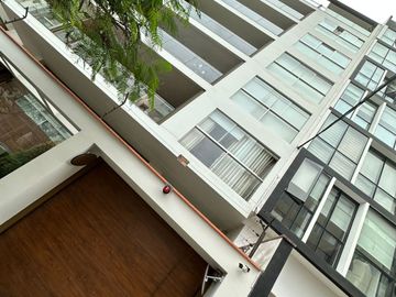 EN VENTA LUJOSO PENT HOUSE CON PISCINA Y LINDA TERRAZA. A MEDIA CUADRA DE LA CLÍNICA ANGLO AMERICANA MIRAFLORES.