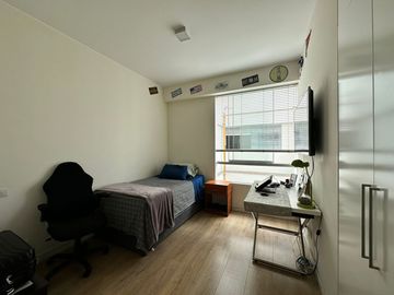 EN VENTA LUJOSO PENT HOUSE CON PISCINA Y LINDA TERRAZA. A MEDIA CUADRA DE LA CLÍNICA ANGLO AMERICANA MIRAFLORES.