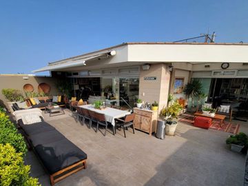 EN VENTA LUJOSO PENT HOUSE CON PISCINA Y LINDA TERRAZA. A MEDIA CUADRA DE LA CLÍNICA ANGLO AMERICANA MIRAFLORES.