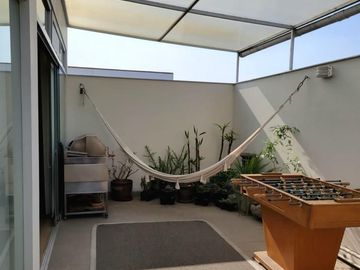 EN VENTA LUJOSO PENT HOUSE CON PISCINA Y LINDA TERRAZA. A MEDIA CUADRA DE LA CLÍNICA ANGLO AMERICANA MIRAFLORES.