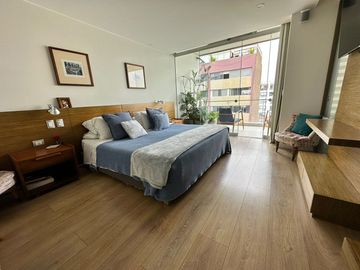EN VENTA LUJOSO PENT HOUSE CON PISCINA Y LINDA TERRAZA. A MEDIA CUADRA DE LA CLÍNICA ANGLO AMERICANA MIRAFLORES.