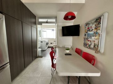 EN VENTA LUJOSO PENT HOUSE CON PISCINA Y LINDA TERRAZA. A MEDIA CUADRA DE LA CLÍNICA ANGLO AMERICANA MIRAFLORES.