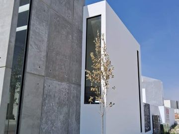 CASA NUEVA EN VENTA EN CAÑADAS DEL ARROYO, CORREGIDORA, EN ESQUINA CON HABITACION EN PLANTA BAJA