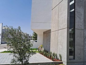 CASA NUEVA EN VENTA EN CAÑADAS DEL ARROYO, CORREGIDORA, EN ESQUINA CON HABITACION EN PLANTA BAJA