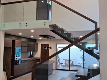 CASA NUEVA EN VENTA EN CAÑADAS DEL ARROYO, CORREGIDORA, EN ESQUINA CON HABITACION EN PLANTA BAJA