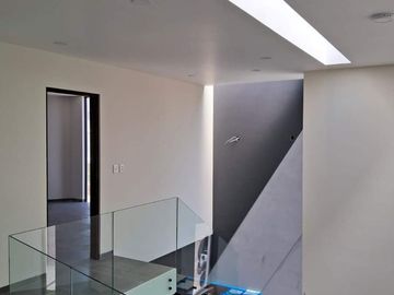 CASA NUEVA EN VENTA EN CAÑADAS DEL ARROYO, CORREGIDORA, EN ESQUINA CON HABITACION EN PLANTA BAJA