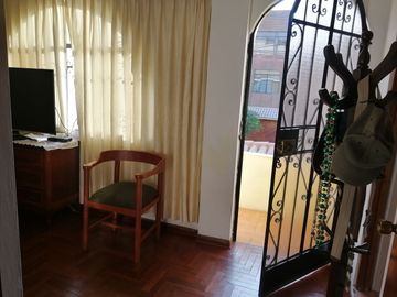 SURCO, Casa en venta: 4 dormitorios. Carca a Caminos del Inca. Seguridad