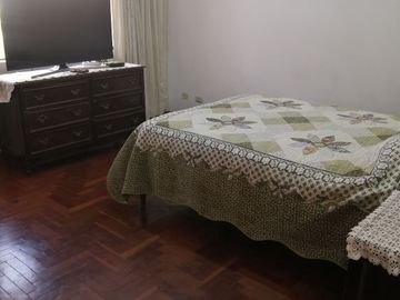 SURCO, Casa en venta: 4 dormitorios. Carca a Caminos del Inca. Seguridad
