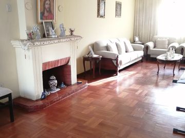 SURCO, Casa en venta: 4 dormitorios. Carca a Caminos del Inca. Seguridad
